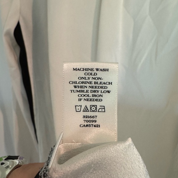 🌹❤️Ann Taylor Long Sleeve Tie Front Blouse - Picture 5 of 5